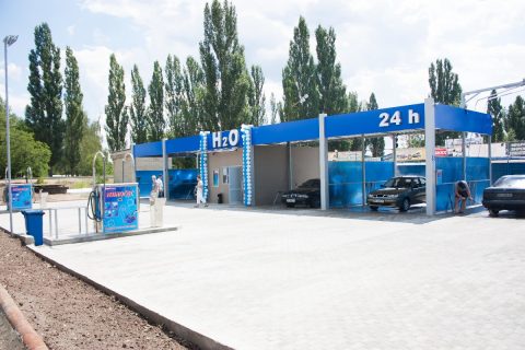 Ровенская область, г. Кузнецовск, ул. Энергетиков.  Мойка — 5 постов, пылесос — 4 поста